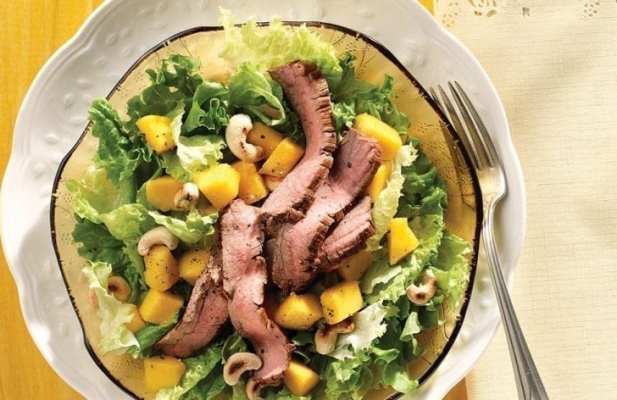 ASIAN STEAK & MANGO SALAD - FoodWage recipe
