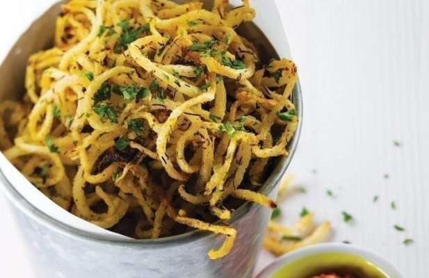 Baked Jicama Shoestring Fries With Romesco Dipping Sauce - FoodWage recipe