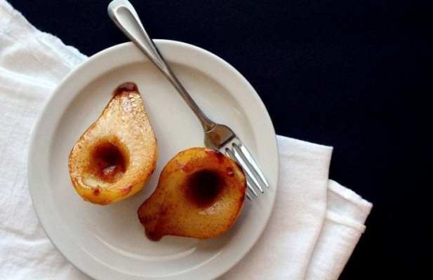 BAKED PEARS WITH CINNAMON HONEY - FoodWage recipe