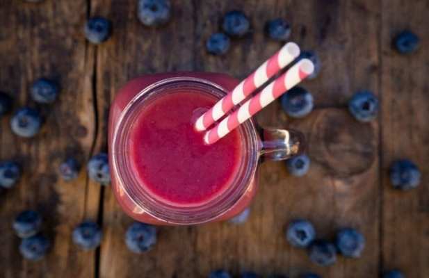 Ballerina Misty Copeland’s Favorite 4-Ingredient Smoothie - FoodWage recipe