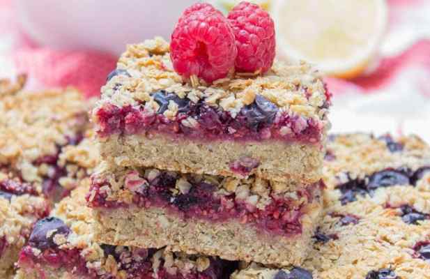 Banana Berry Oat Bars - FoodWage recipe