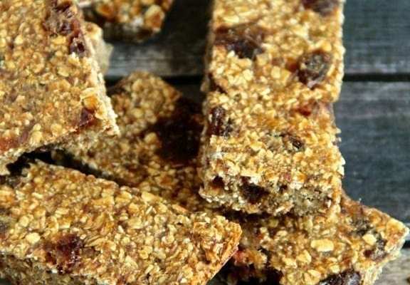 BANANA BREAD GRANOLA BARS - FoodWage recipe