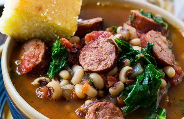 BLACK-EYED PEAS & KALE SOUP - FoodWage recipe