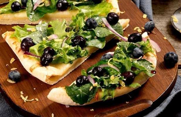Blueberry Salad Flatbreads - FoodWage recipe