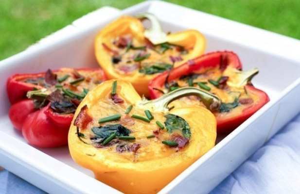 Breakfast Stuffed Bell Peppers - FoodWage recipe