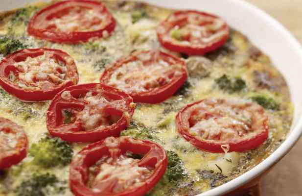 BROCCOLI & POTATO FRITTATA - FoodWage recipe