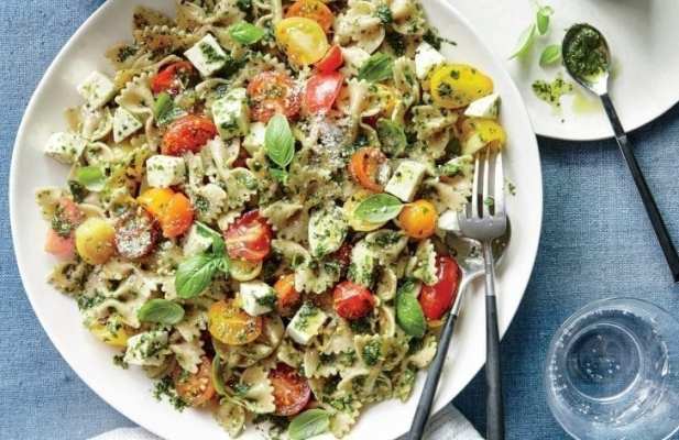 Caprese-Inspired Pasta Salad With Nut-Free Pesto - FoodWage recipe