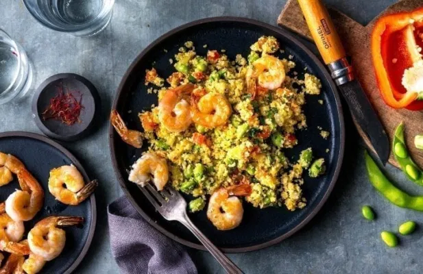 Cauliflower Paella With Shrimp - FoodWage recipe