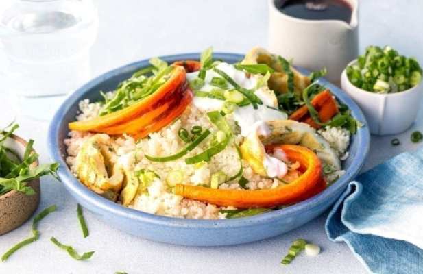 Cauliflower “Rice” Bowl With Roasted Carrot - FoodWage recipe