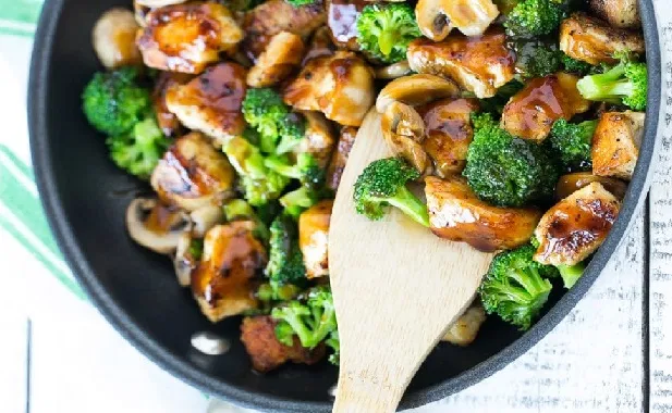 Chicken and Broccoli Stir-Fry - FoodWage recipe