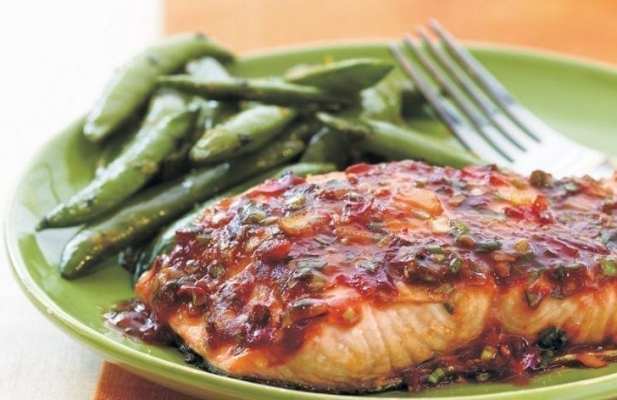 CHILI-GARLIC GLAZED SALMON - FoodWage recipe