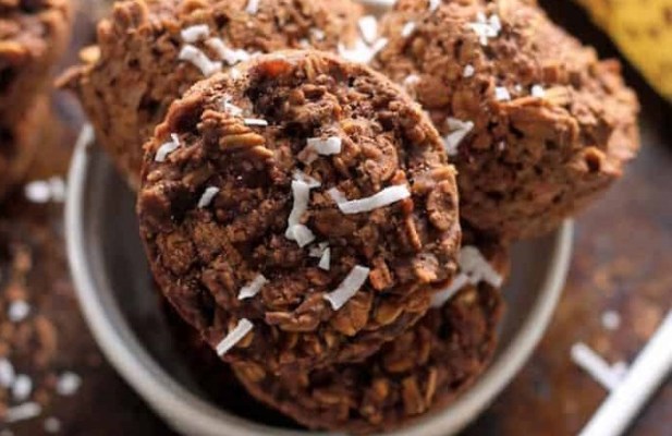 Chocolate Peanut Butter Protein Oatmeal Cups - FoodWage recipe