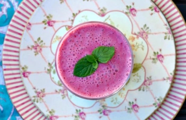 Cran-Raspberry Smoothie - FoodWage recipe