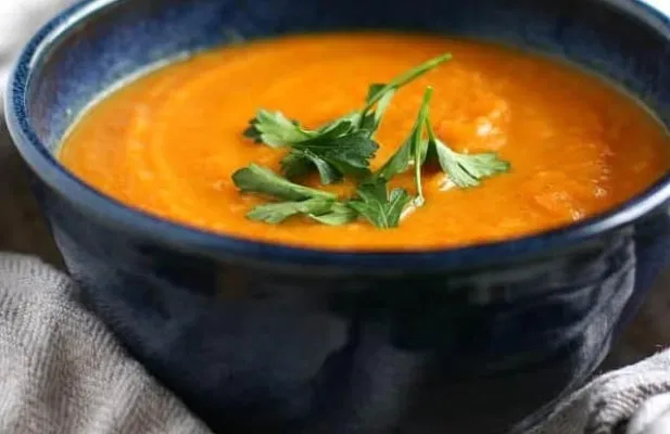 Creamy Cauliflower and Carrot Soup - FoodWage recipe