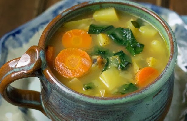 DRUNKEN POTATO AND KALE SOUP - FoodWage recipe