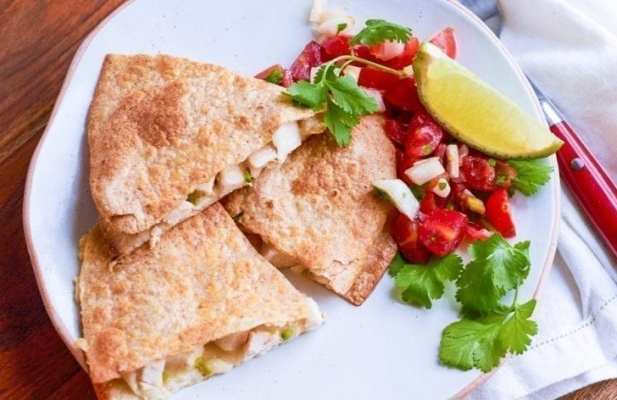 Easy Chicken Quesadilla - FoodWage recipe