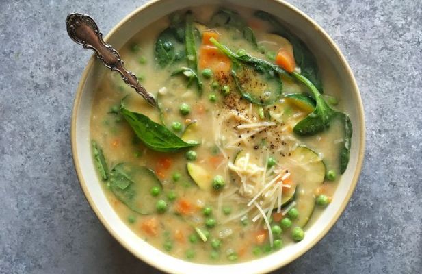 Easy White Bean & Spinach Soup - FoodWage recipe