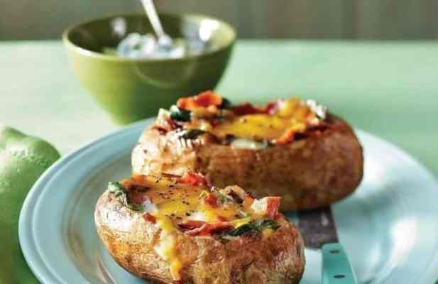 Egg & Potato Breakfast Boat - FoodWage recipe