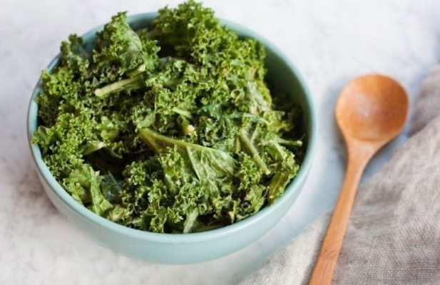 GARLIC LOVER’S KALE SALAD - FoodWage recipe