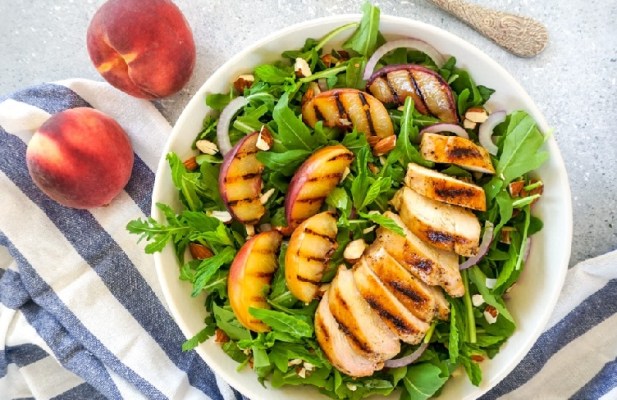 Grilled Chicken, Lentil And Peach Salad - FoodWage recipe