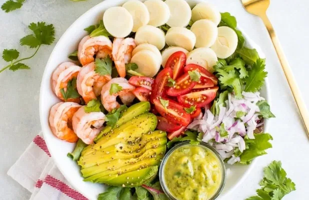 Hearts of Palm Salad With Shrimp and Avocado - FoodWage recipe