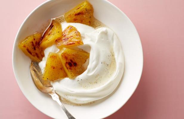 Honey Vanilla Frozen Yogurt With Caramelized Pineapple - FoodWage recipe