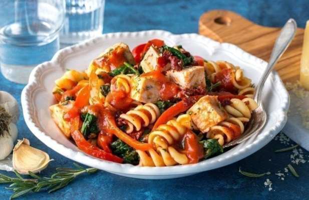 Instant Pot Rotini With Chicken And Bell Peppers - FoodWage recipe