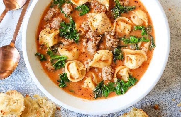KALE & TORTELLINI SOUP - FoodWage recipe