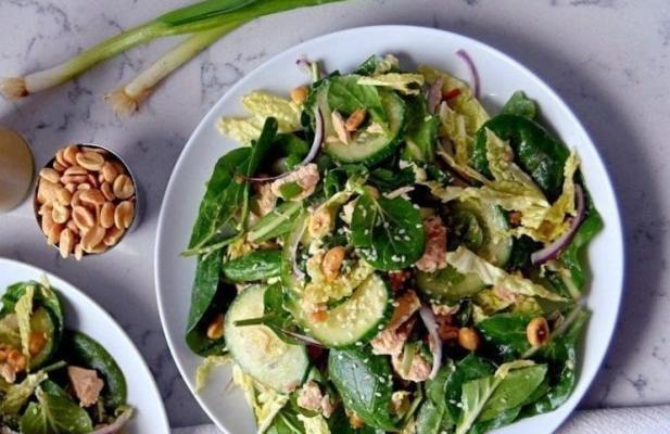 Low-Carb Tuna Salad With Peanut Dressing - FoodWage recipe