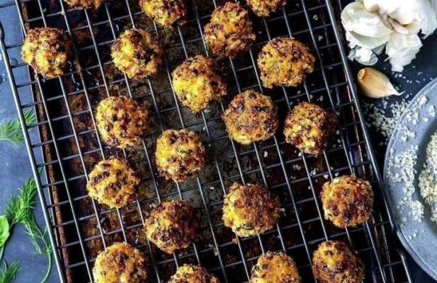 MEDITERRANEAN CHICKEN MEATBALLS - FoodWage recipe
