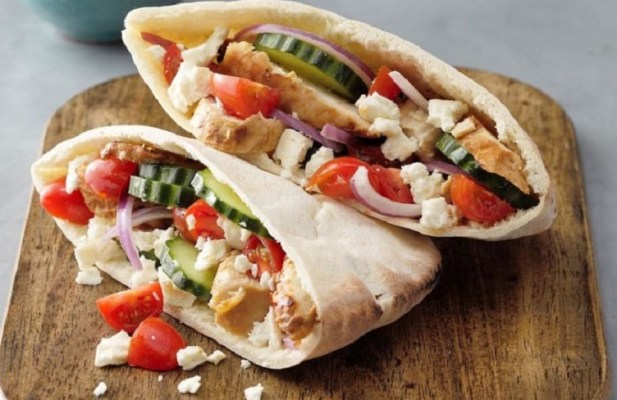 Mediterranean Chicken Pita - FoodWage recipe