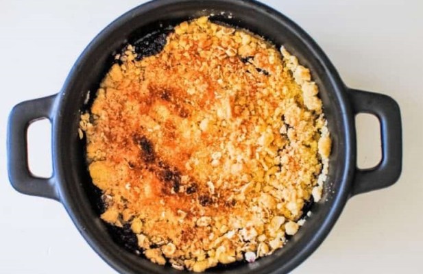 Microwave Breakfast Berry Crumble - FoodWage recipe