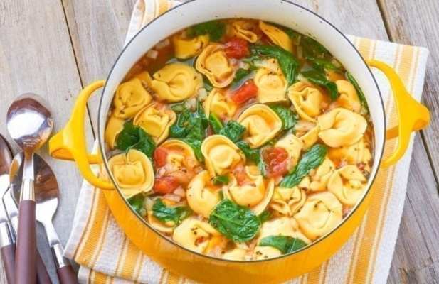 One-Pot Tortellini Soup - FoodWage recipe