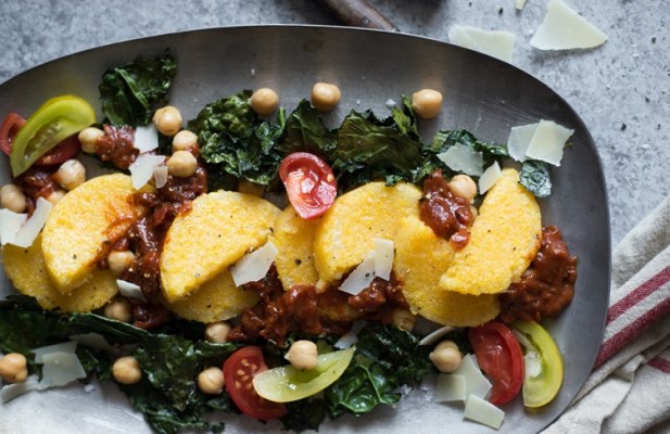 Pan-Fried Polenta With Kale & Chickpeas - FoodWage recipe