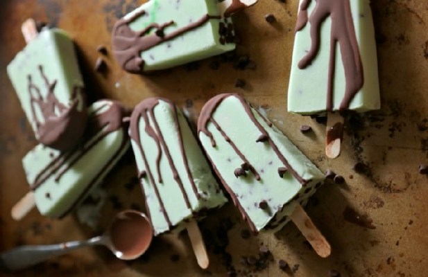 Pina Colada Popsicles With Chocolate-Coconut Shells - FoodWage recipe