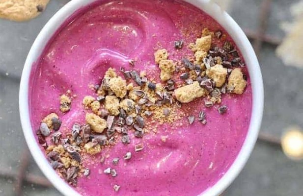 Pink Cookie Dragon Fruit Smoothie Bowl - FoodWage recipe