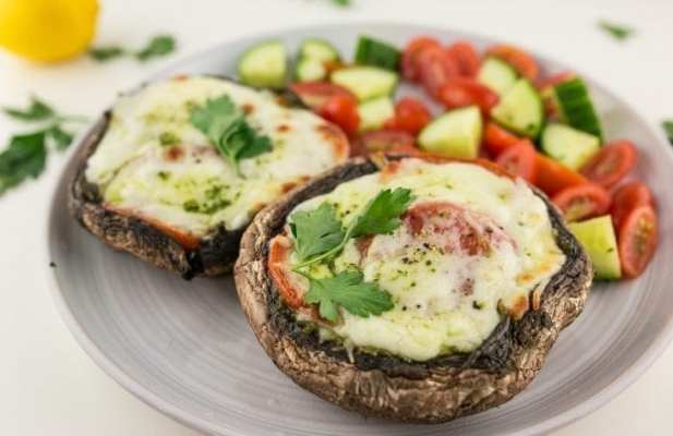 PORTOBELLO PESTO PIZZA - FoodWage recipe