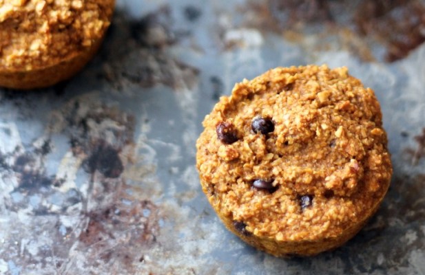 Pumpkin Chocolate Chip Oat Protein Muffins - FoodWage recipe