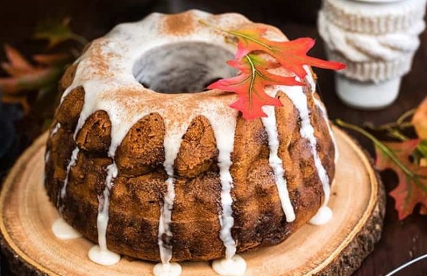 Pumpkin Spice Bundlettes With Chai Tea Glaze - FoodWage recipe