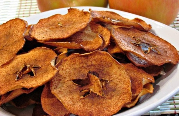 Pumpkin-Spiced Apple Chips - FoodWage recipe