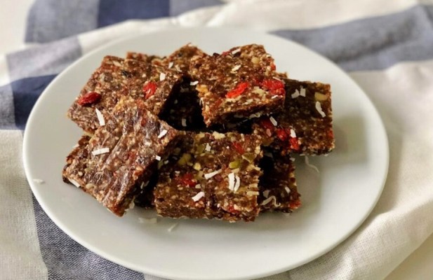 Quick Steps To Homemade Raw Energy Bars - FoodWage recipe