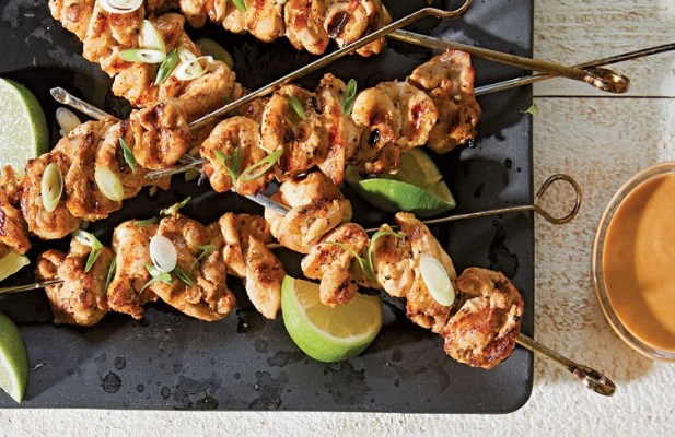 Quick Thai Chicken Skewers With Peanut Coconut Sauce - FoodWage recipe