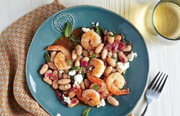 ROASTED SHRIMP WITH WHITE BEANS - FoodWage recipe