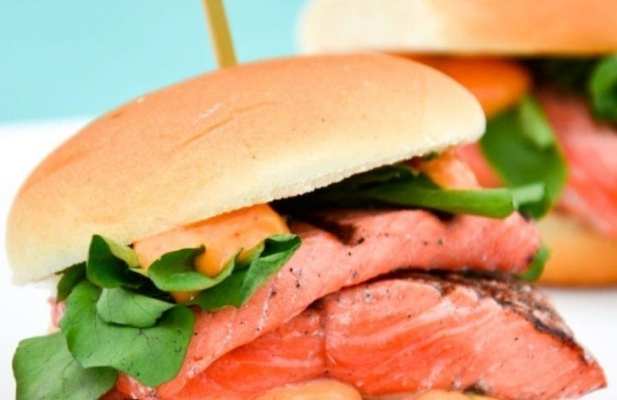 Salmon Sliders With Sriracha Aioli - FoodWage recipe