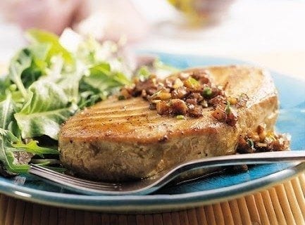SAUTEED TUNA STEAKS WITH GARLIC SAUCE - FoodWage recipe