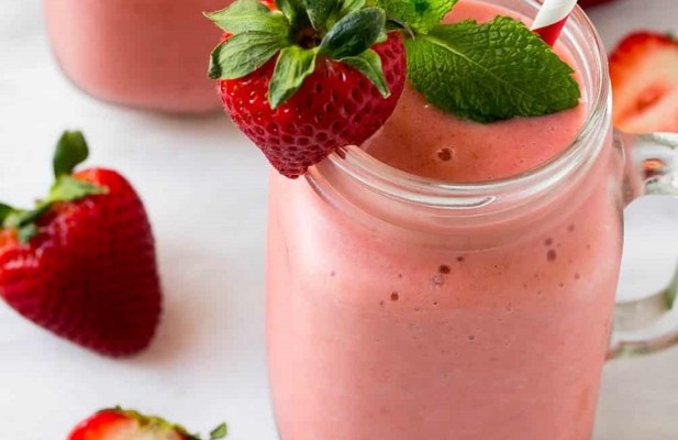 Silky Strawberries & Cream Smoothie - FoodWage recipe