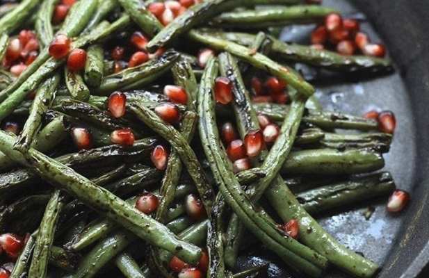SIMPLE PAN SEARED GREEN BEANS - FoodWage recipe