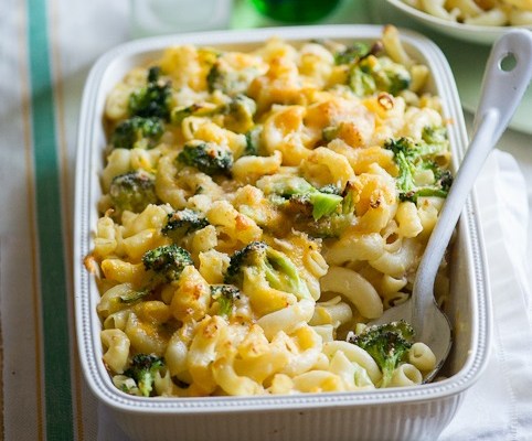 SKINNY BAKED BROCCOLI MAC & CHEESE - FoodWage recipe
