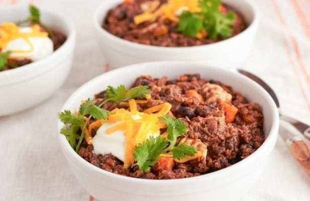 Slow Cooker Chicken And Lentil Chili - FoodWage recipe