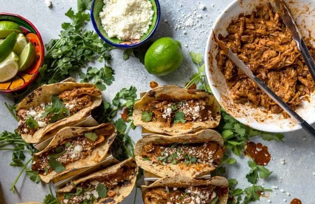 Slow-Cooker Chicken Mole Tacos - FoodWage recipe